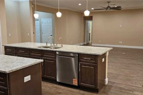 Casa en venta en Orlando, Florida, 4 dormitorios, 271.92 m2 № 1773355 - foto 2