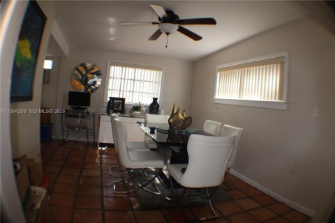 Adosado en venta en Miami, Florida, 3 dormitorios, 102.29 m2 № 2055886 - foto 6