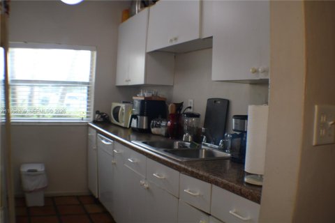 Adosado en venta en Miami, Florida, 3 dormitorios, 102.29 m2 № 2055886 - foto 11