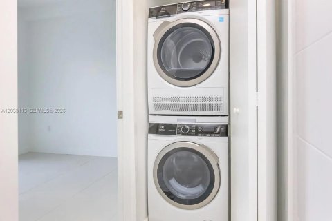 Apartamento en alquiler en Homestead, Florida, 1 dormitorio, 79.06 m2 № 2182132 - foto 8