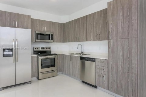Apartamento en alquiler en Homestead, Florida, 1 dormitorio, 79.06 m2 № 2182132 - foto 2