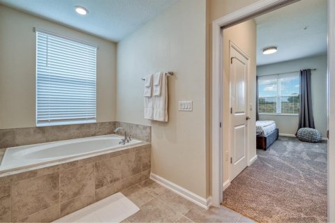 Condo in Davenport, Florida, 2 bedrooms  № 1392113 - photo 17