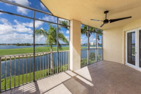 Condominio en venta en Lakewood Ranch, Florida, 3 dormitorios, 212.47 m2 № 1900784 - foto 3