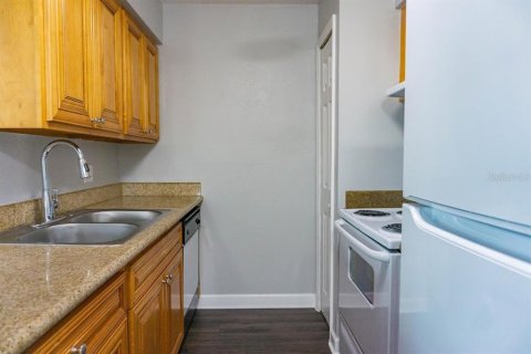Condominio en venta en Brandon, Florida, 2 dormitorios, 85.28 m2 № 1904368 - foto 27