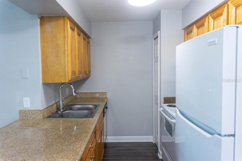 Condominio en venta en Brandon, Florida, 2 dormitorios, 85.28 m2 № 1904368 - foto 23
