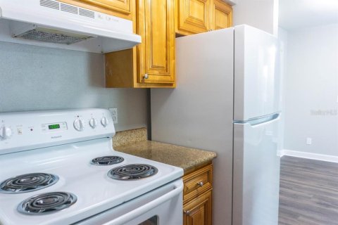 Condominio en venta en Brandon, Florida, 2 dormitorios, 85.28 m2 № 1904368 - foto 30