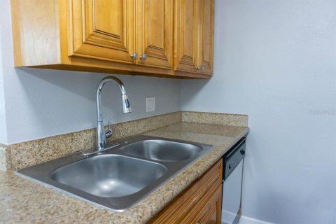 Condominio en venta en Brandon, Florida, 2 dormitorios, 85.28 m2 № 1904368 - foto 29