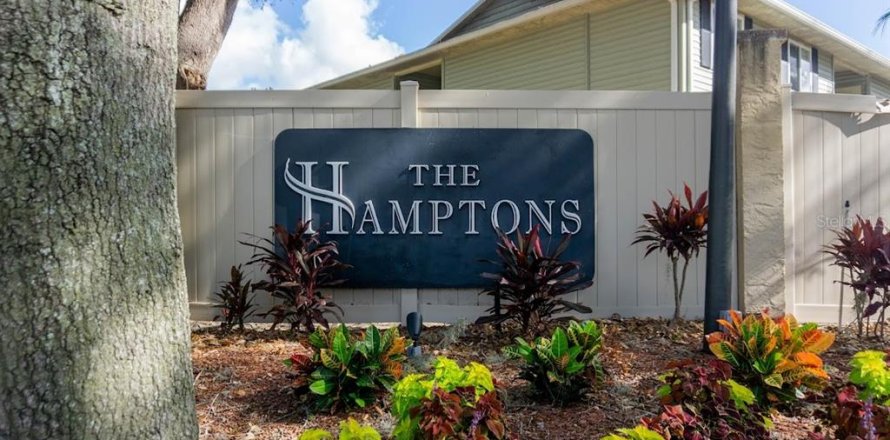 Condo in Brandon, Florida, 2 bedrooms № 1904368