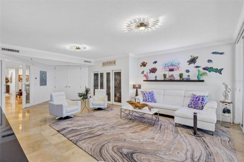 Condo in Longboat Key, Florida, 2 bedrooms № 2109547 - photo 8