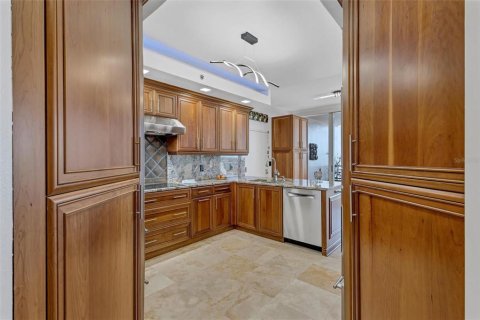 Condo in Longboat Key, Florida, 2 bedrooms № 2109547 - photo 21