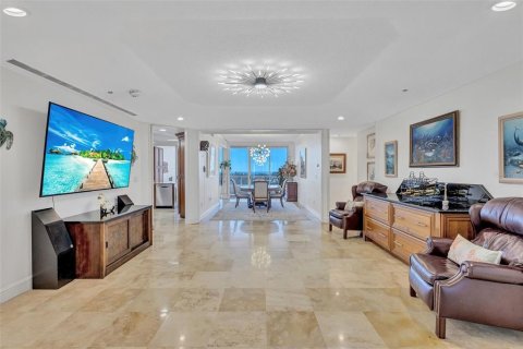 Condo in Longboat Key, Florida, 2 bedrooms № 2109547 - photo 19