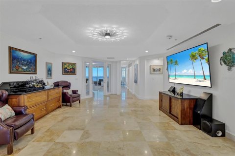 Condo in Longboat Key, Florida, 2 bedrooms № 2109547 - photo 17