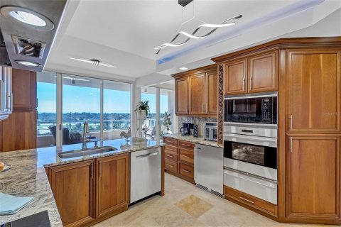 Condo in Longboat Key, Florida, 2 bedrooms № 2109547 - photo 22