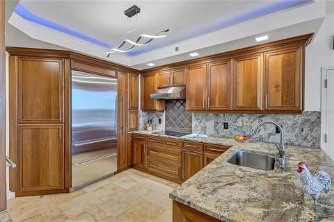 Condo in Longboat Key, Florida, 2 bedrooms № 2109547 - photo 24