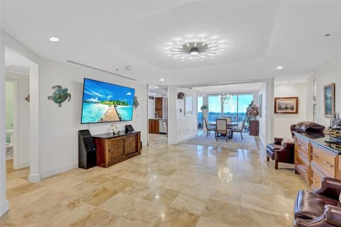 Condo in Longboat Key, Florida, 2 bedrooms № 2109547 - photo 18