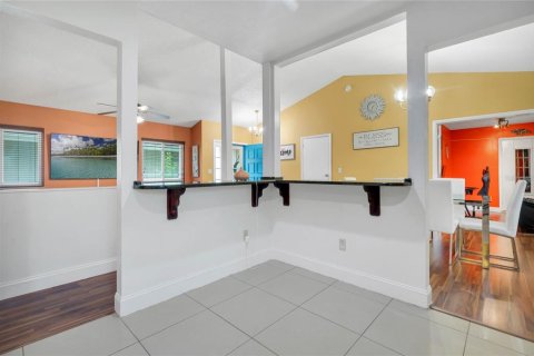 Townhouse in Winter Springs, Florida 3 bedrooms, 136.57 sq.m. № 1312495 - photo 8