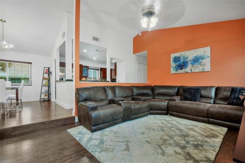 Townhouse in Winter Springs, Florida 3 bedrooms, 136.57 sq.m. № 1312495 - photo 6