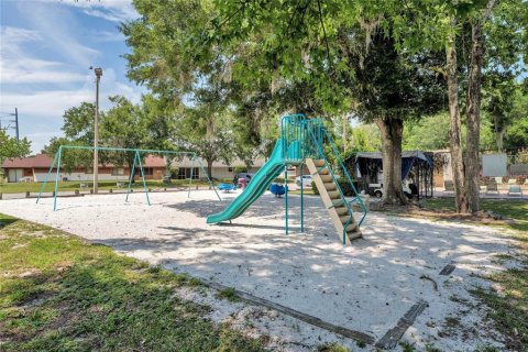 Townhouse in Winter Springs, Florida 3 bedrooms, 136.57 sq.m. № 1312495 - photo 29