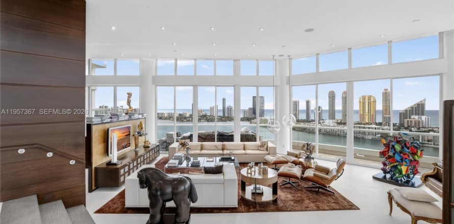 Кондоминиум с 5 спальнями в Авентура, Флорида № 2025007