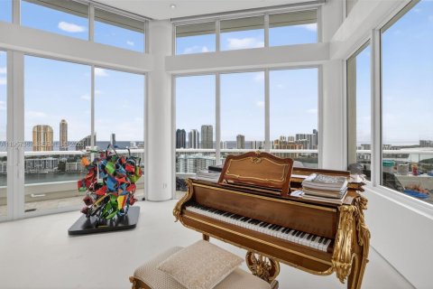 Купить кондоминиум в Авентура, Флорида 5 спален, 458.01м2, № 2025007 - фото 12