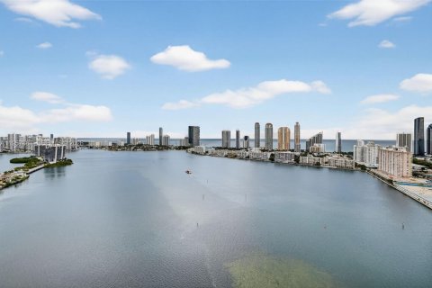 Купить кондоминиум в Авентура, Флорида 5 спален, 458.01м2, № 2025007 - фото 29