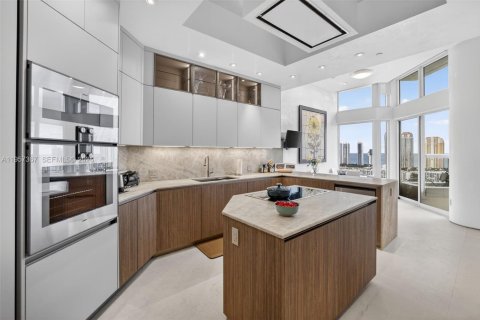 Купить кондоминиум в Авентура, Флорида 5 спален, 458.01м2, № 2025007 - фото 13