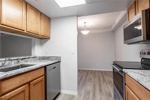 Condo in Casselberry, Florida, 2 bedrooms  № 1679433 - photo 5