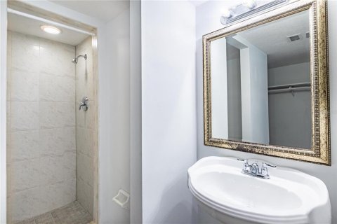 Condo in Casselberry, Florida, 2 bedrooms  № 1679433 - photo 12