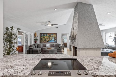 House in Crystal River, Florida 3 bedrooms, 177.44 sq.m. № 1553519 - photo 19