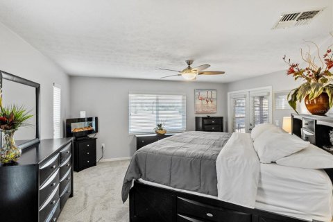 House in Crystal River, Florida 3 bedrooms, 177.44 sq.m. № 1553519 - photo 25