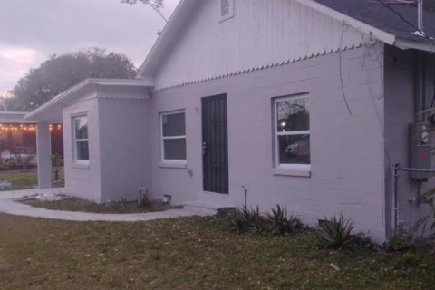 House in Orlando, Florida 3 bedrooms, 90.67 sq.m. № 2109100 - photo 4