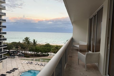 Купить кондоминиум в Серфсайд, Флорида 2 спальни, 161.65м2, № 1965643 - фото 27