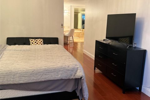 Купить кондоминиум в Серфсайд, Флорида 2 спальни, 161.65м2, № 1965643 - фото 17