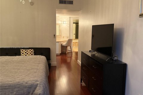 Купить кондоминиум в Серфсайд, Флорида 2 спальни, 161.65м2, № 1965643 - фото 20