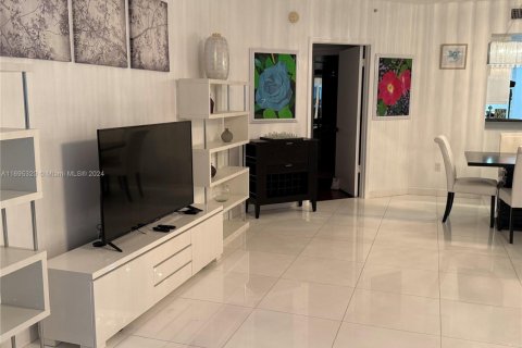 Купить кондоминиум в Серфсайд, Флорида 2 спальни, 161.65м2, № 1965643 - фото 6