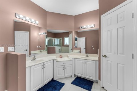 Townhouse in Homestead, Florida 3 bedrooms, 175.03 sq.m. № 1794357 - photo 18
