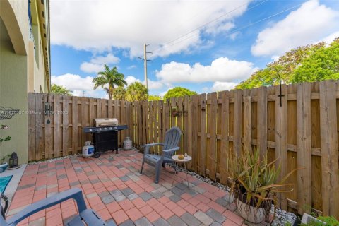 Townhouse in Homestead, Florida 3 bedrooms, 175.03 sq.m. № 1794357 - photo 27