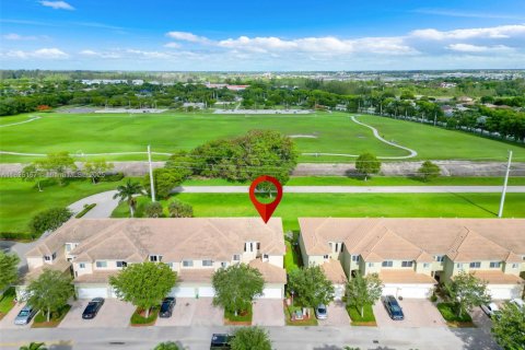 Townhouse in Homestead, Florida 3 bedrooms, 175.03 sq.m. № 1794357 - photo 5