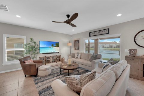 Townhouse in Fort Myers, Florida 3 bedrooms, 187.48 sq.m. № 1841633 - photo 23