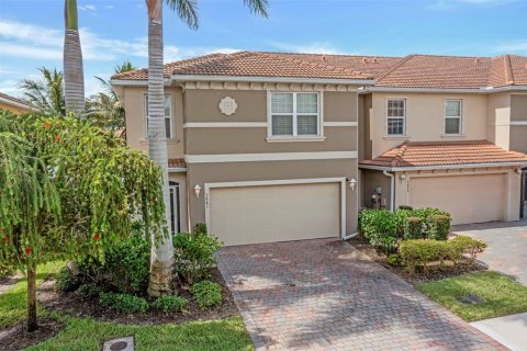 Townhouse in Fort Myers, Florida 3 bedrooms, 187.48 sq.m. № 1841633 - photo 2