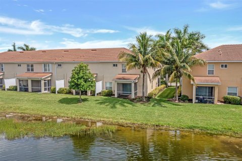 Townhouse in Fort Myers, Florida 3 bedrooms, 187.48 sq.m. № 1841633 - photo 5