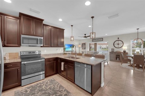 Townhouse in Fort Myers, Florida 3 bedrooms, 187.48 sq.m. № 1841633 - photo 21