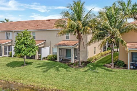Townhouse in Fort Myers, Florida 3 bedrooms, 187.48 sq.m. № 1841633 - photo 6