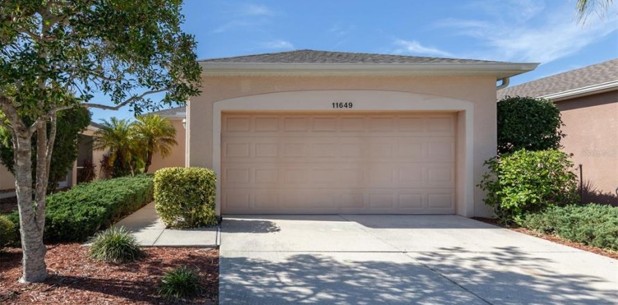 House in Venice, Florida 3 bedrooms, 134.06 sq.m. № 1755638