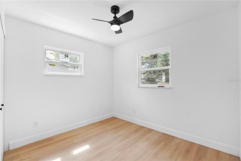 House in Casselberry, Florida 3 bedrooms, 94.02 sq.m. № 1900719 - photo 15
