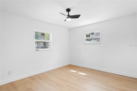 House in Casselberry, Florida 3 bedrooms, 94.02 sq.m. № 1900719 - photo 14