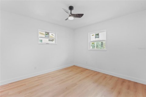 House in Casselberry, Florida 3 bedrooms, 94.02 sq.m. № 1900719 - photo 10