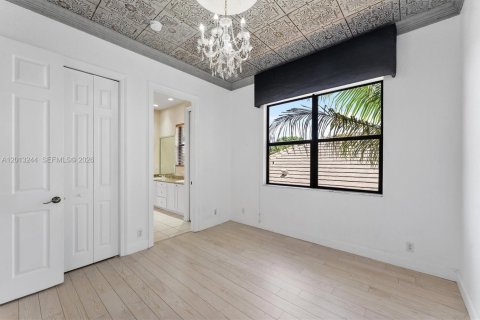 House in Wellington, Florida 5 bedrooms, 386.75 sq.m. № 2088420 - photo 26