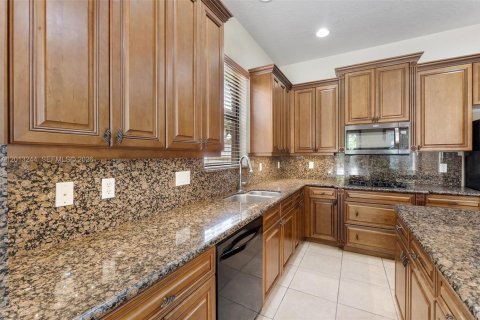 House in Wellington, Florida 5 bedrooms, 386.75 sq.m. № 2088420 - photo 15