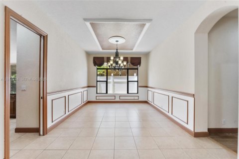 House in Wellington, Florida 5 bedrooms, 386.75 sq.m. № 2088420 - photo 8